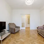 Beautiful Apartment Near Bus Station